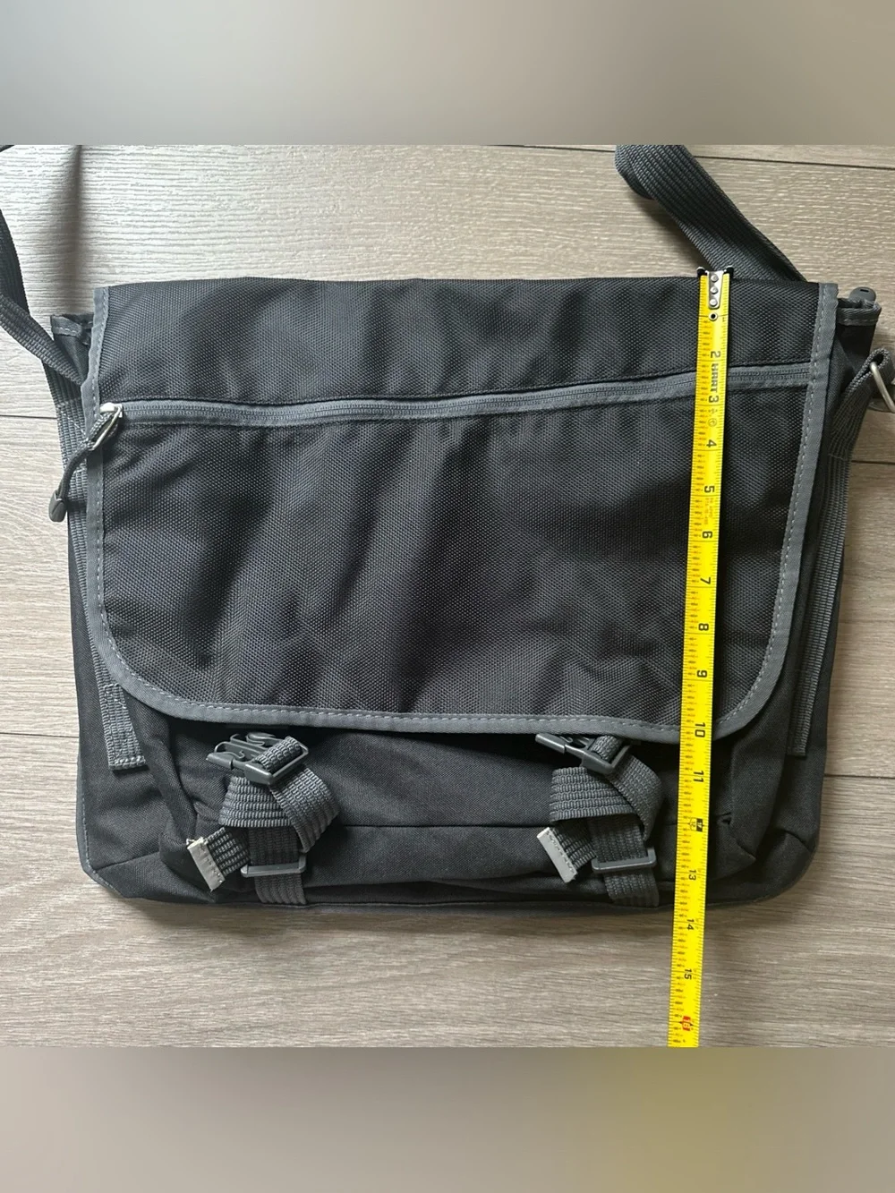 Pottery Barn Teen Gear-Up Black Gray Messenger Laptop shoulder Bag NEW Large